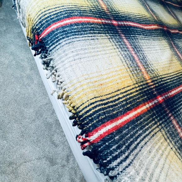 Vintage blue & yellow plaid Camp blanket heavy duty vintage 87x76 - Picture 3 of 12